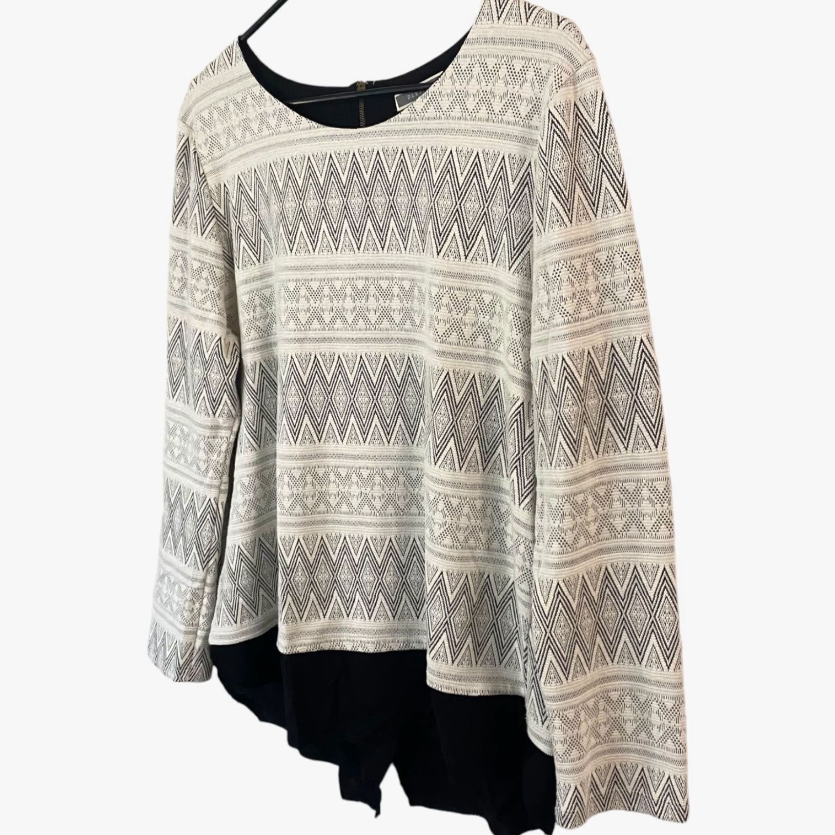 Vintage Pleione Textured Knit Scoop Neck Top Diamond Print Long Sleeve Womens Size Large White Knit Diamond Print Long Sleeve Pleione Womens Large Size L / US 10 / IT 46 - 2 Thumbnail