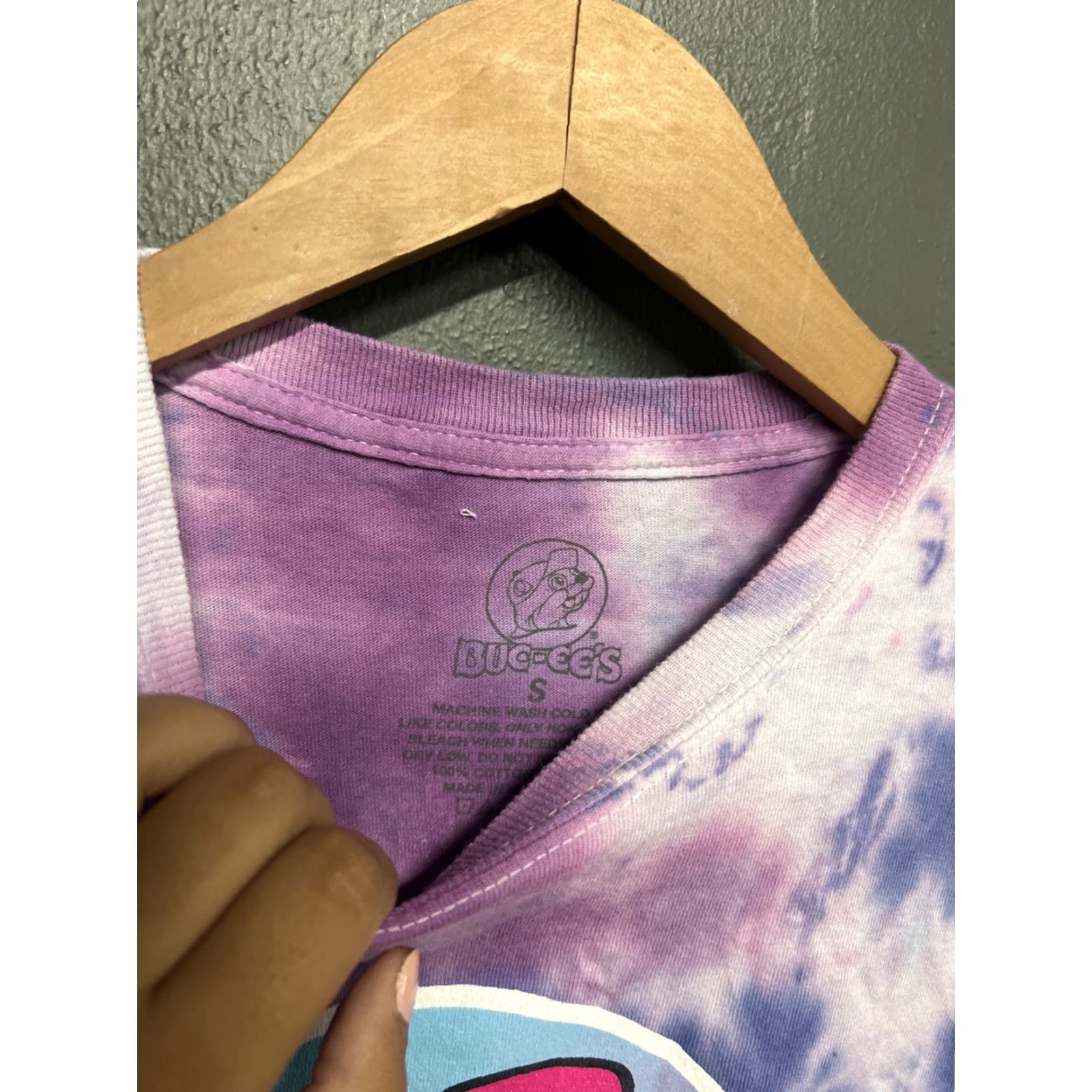 Vintage Take Me To Buc-ees T Shirt Tie Dye Purple Small Buc-ees Men Crew Neck Short Sleeve Graphic Tee 90s Summer Size US S / EU 44-46 / 1 - 2 Thumbnail