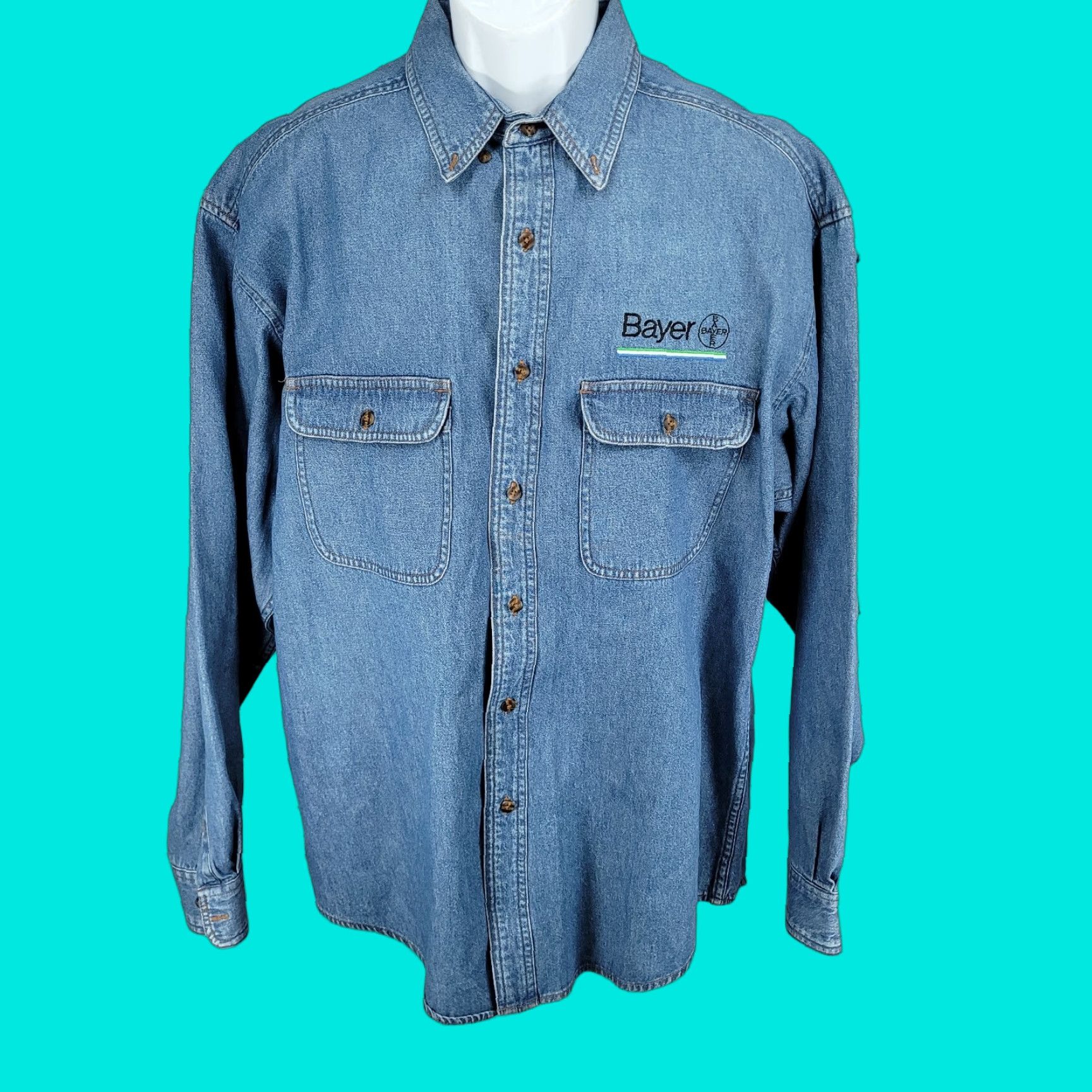 VINTAGE Dunbrooke Shirt Denim Blue Long Sleeve Button-Up XL Adult 48in Chest Collared Pockets 4 Seasons Outdoors Mens