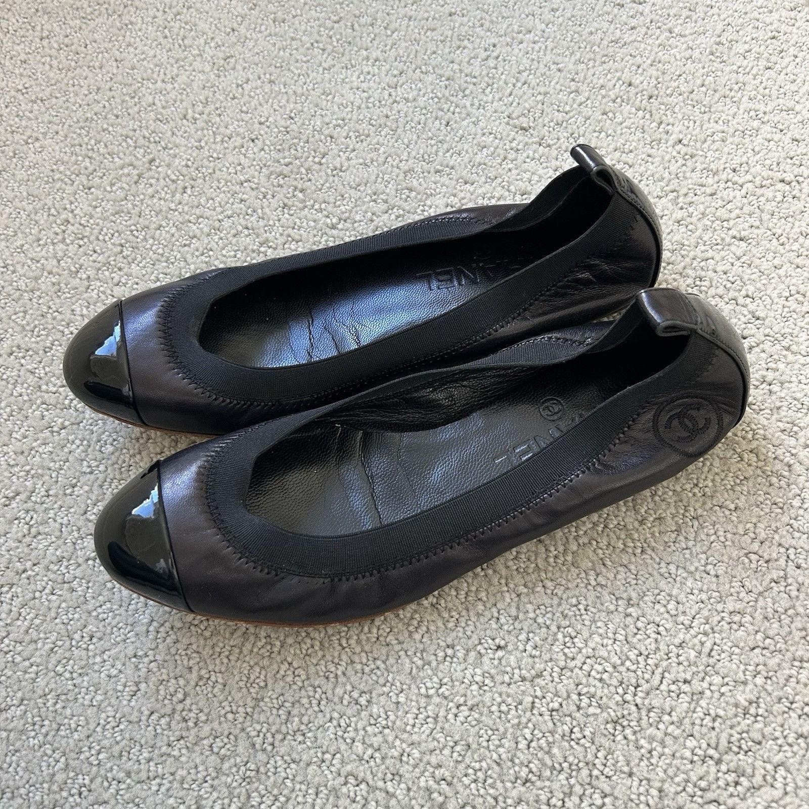 Chanel CHANEL Women’s Cap Toe Black Leather Ballet Flats Logo CC Si Size US 6.5 / IT 36.5 - 1 Thumbnail
