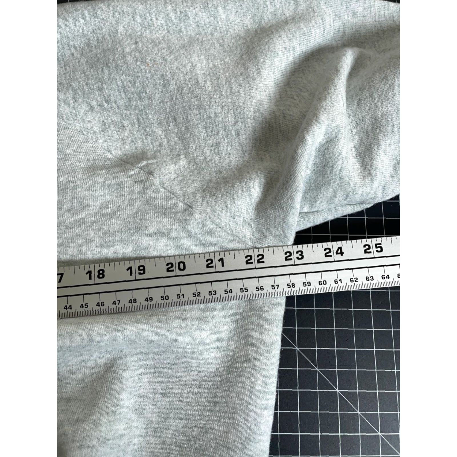Fruit Of The Loom VINTAGE Galbraith Crest Sweatshirt Adult XL Heather Gray Raglan Sleeves Crew Neck Pullover Cotton Blend 50/50 Graphic Print Men Size US XL / EU 56 / 4 - 5 Thumbnail