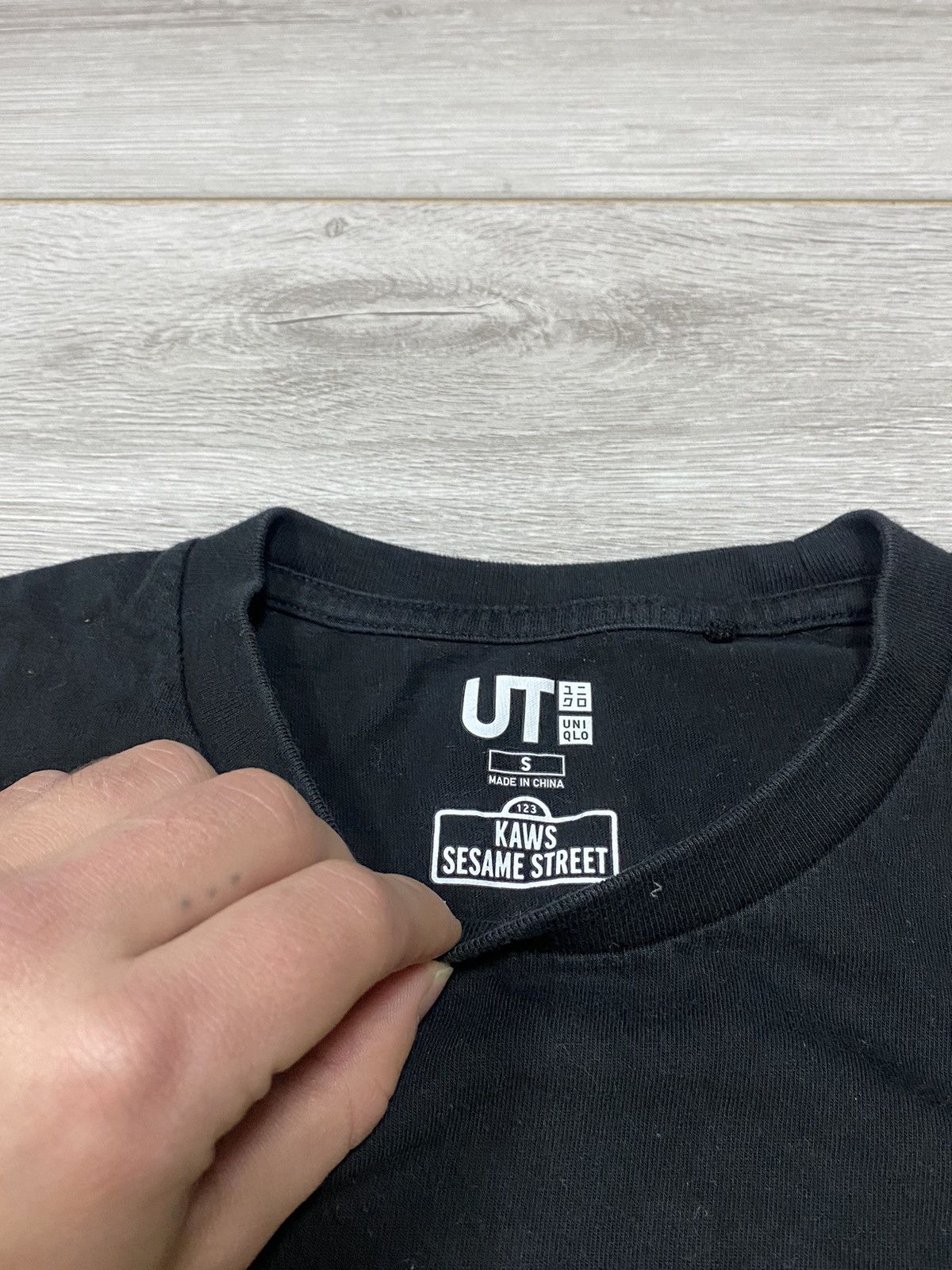 Kaws × Uniqlo KAWS Uniqlo sesame street big print x x t-shirt Size US S / EU 44-46 / 1 - 4 Thumbnail