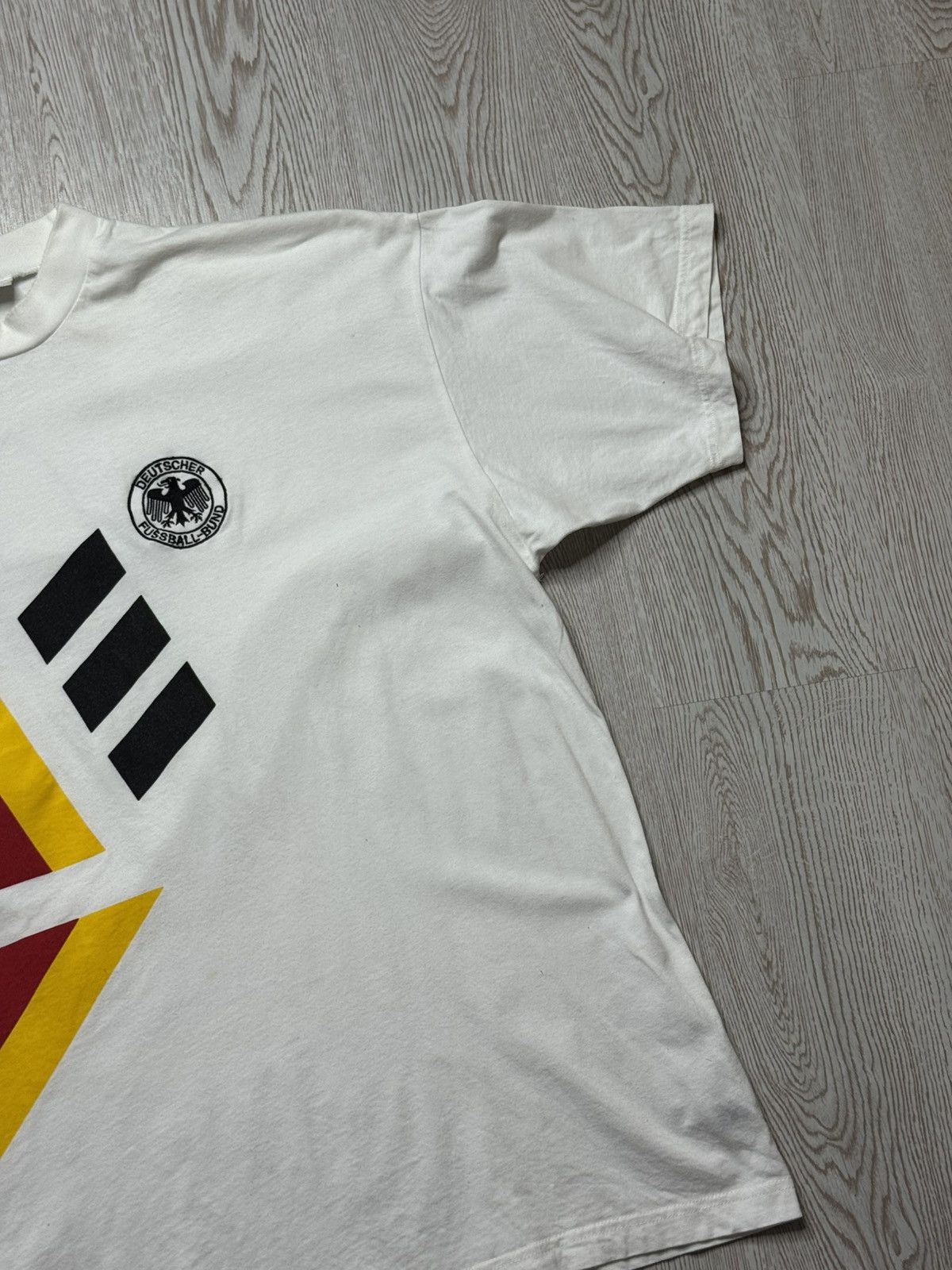 Adidas Vintage 1992-94 Adidas Germany Training Soccer T-shirt Size US XL / EU 56 / 4 - 4 Thumbnail
