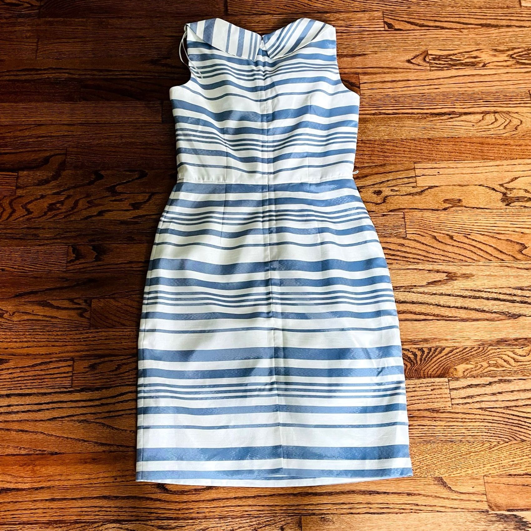 Madison Madison Leigh Cool Gray Striped Sleeveless Shift Dress Zipper Back Sz 8 Pre Own Size M / US 6-8 / IT 42-44 - 4 Thumbnail