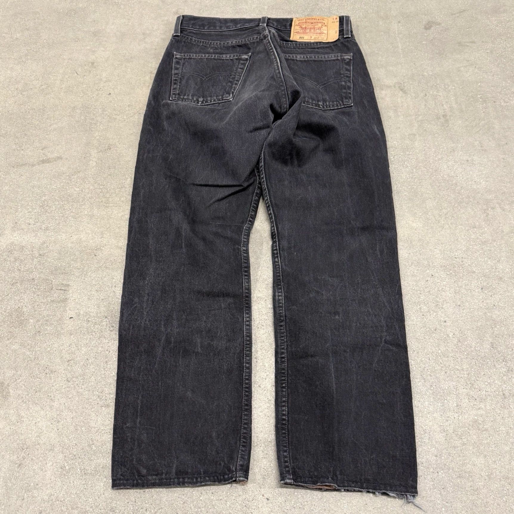 VINTAGE Levi's 501 Denim Jeans Black 30x30 Button Fly Made in USA 90s Womens Ankle 28 Regular Size