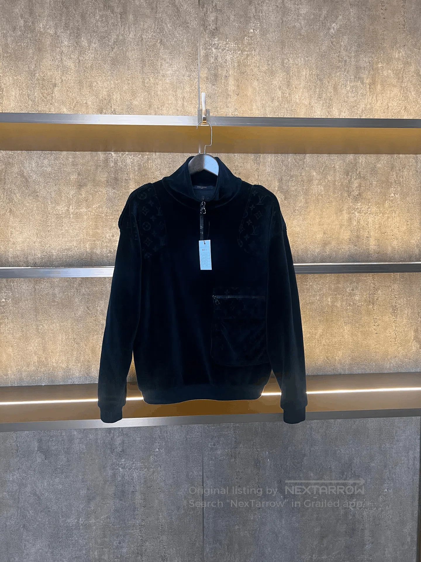 Louis Vuitton LV Embossed Logo Half-Zip Top. Size US M / EU 48-50 / 2 - 1 Thumbnail