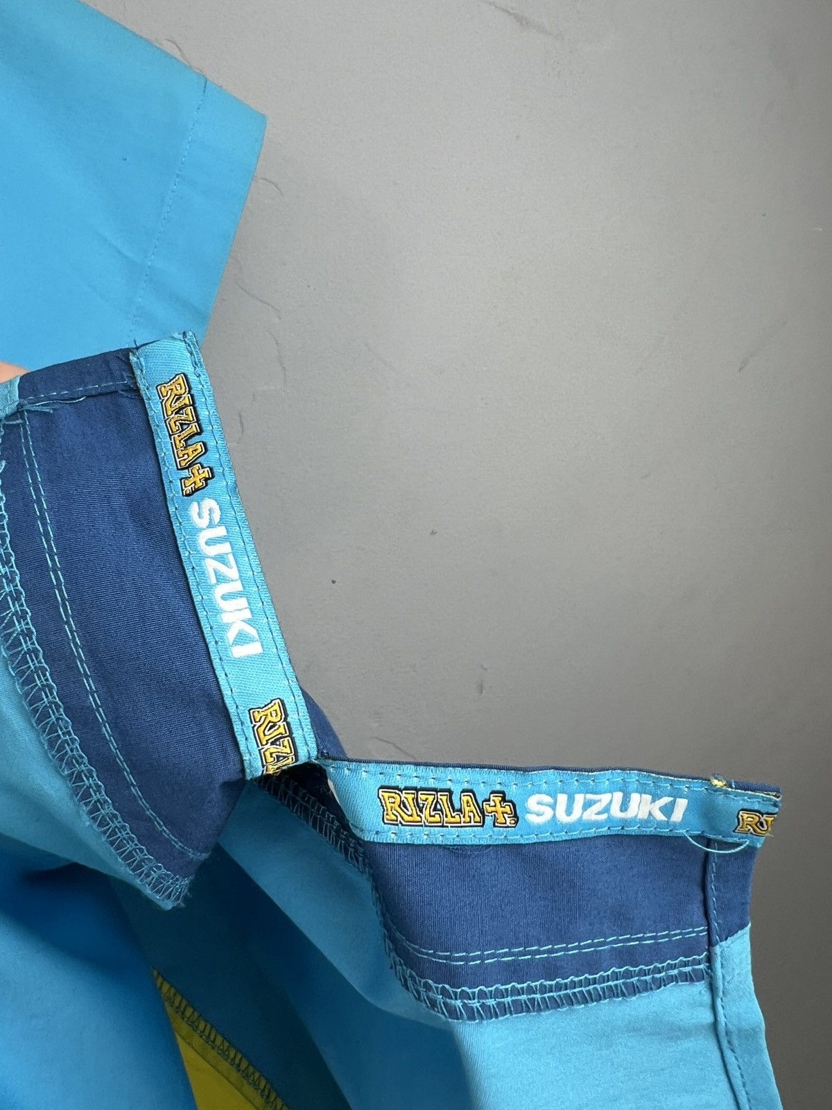 Vintage SUZUKI MOTOSPORT RUZLA + RACING MOTO GP WORKWEAR TEAM SHIRT Size US XL / EU 56 / 4 - 12 Thumbnail