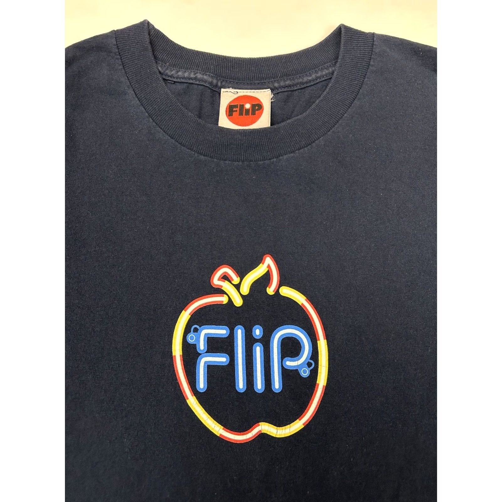 Blind Skateboards VINTAGE Flip Skateboards Mark Appleyard Neon Apple Graphic Skate Tee L Blue 90s Mens Size US L / EU 52-54 / 3 - 4 Thumbnail