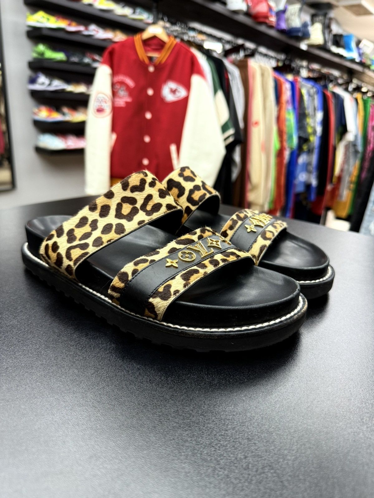 Louis Vuitton Louis Vuitton Bom Dia leopard sandals Size 39.5 / 9.5US Size US 9.5 / IT 39.5 - 5 Thumbnail