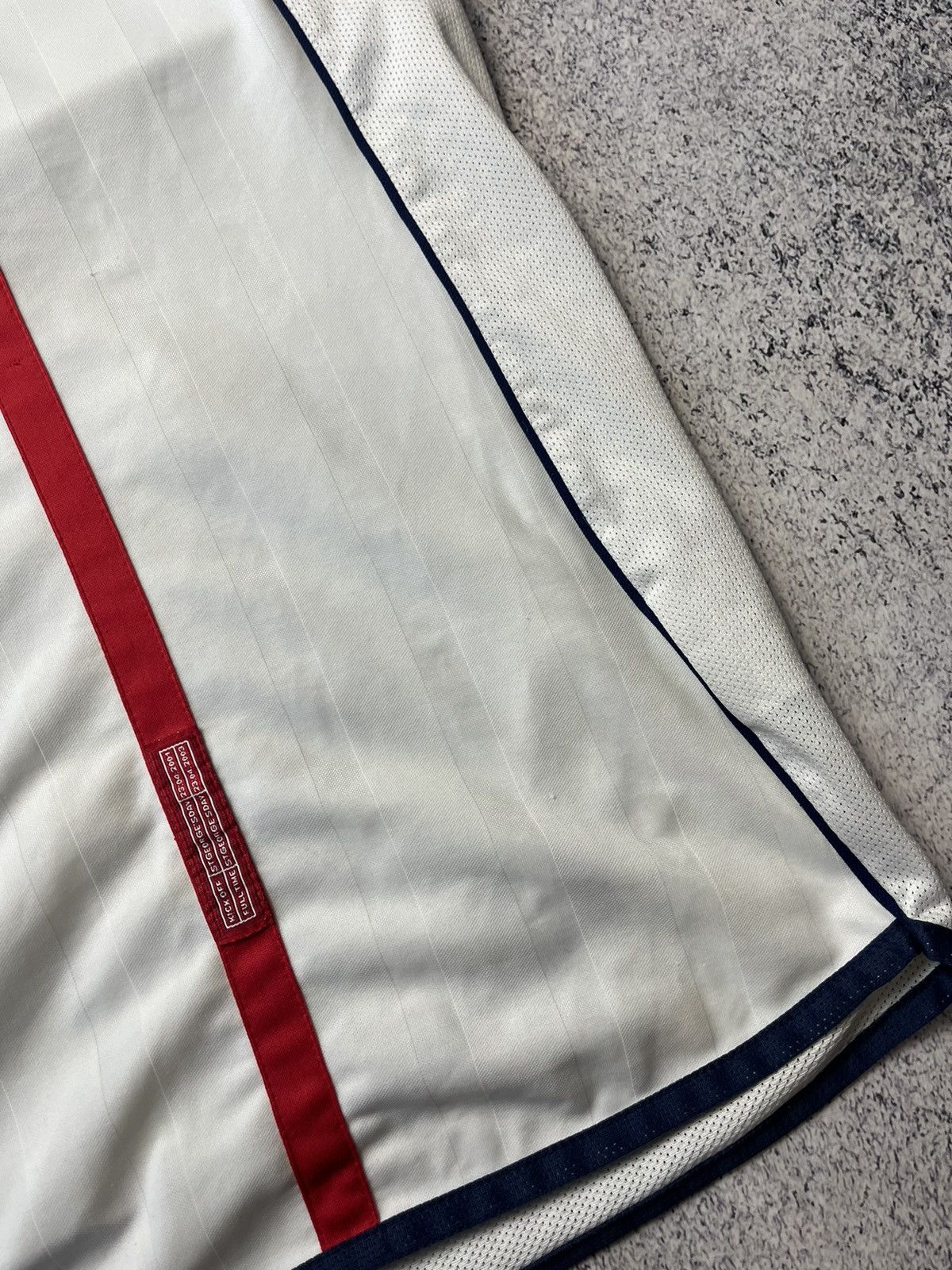 Umbro Vintage England Football Team 2001 White Home Shirt Umbro Size US XL / EU 56 / 4 - 20 Thumbnail