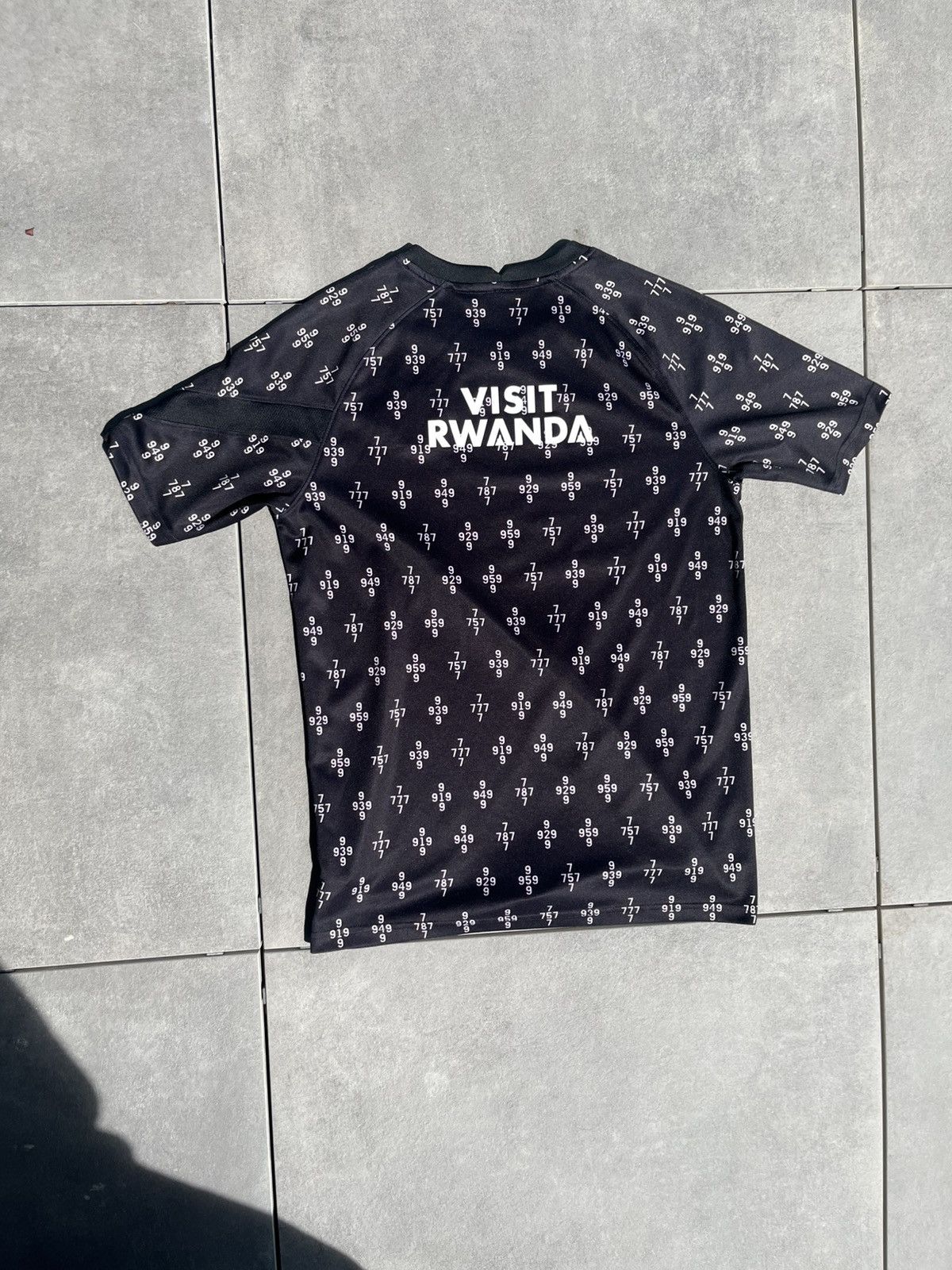 Nike PSG 2021/22 Pre match kit Size US S / EU 44-46 / 1 - 2 Thumbnail
