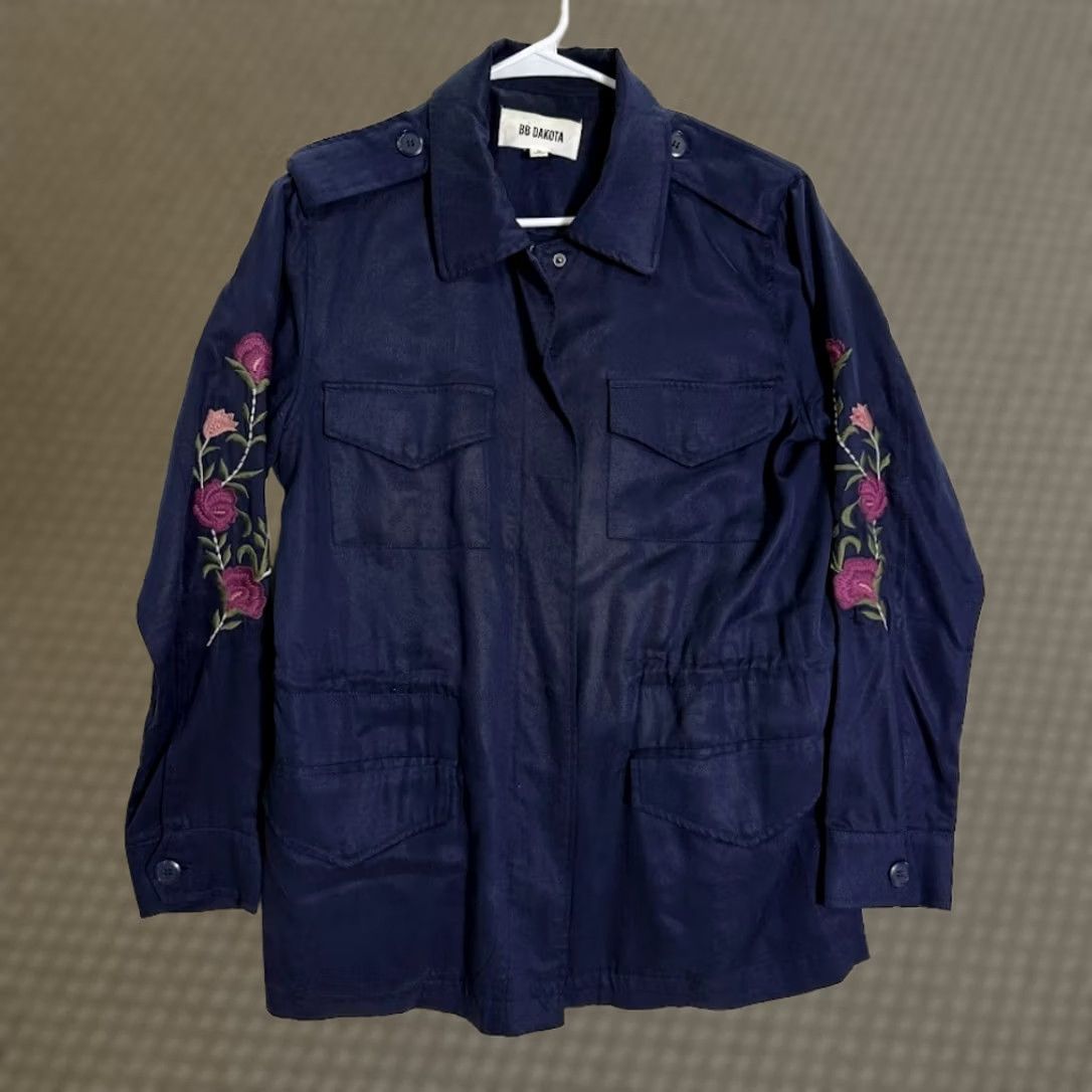 BB Dakota BB Dakota Jacket Women’s Small Navy Floral Embroidered Utility Zip Front Size S / US 4 / IT 40 - 1 Thumbnail