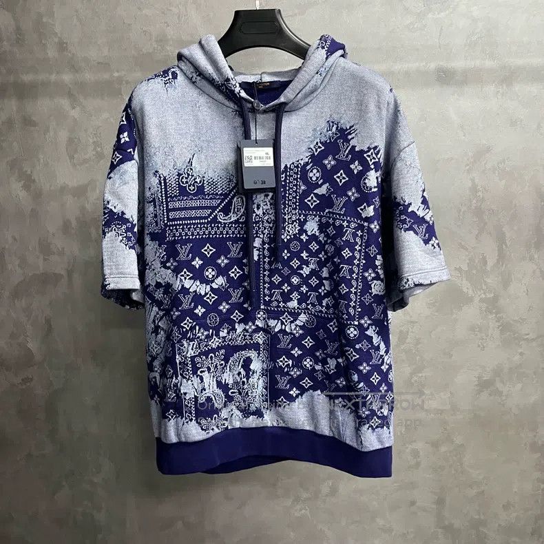 Louis Vuitton Louis Vuitton size 4l Blue graphic print hooded slouchy sho Size US M / EU 48-50 / 2 - 1 Thumbnail