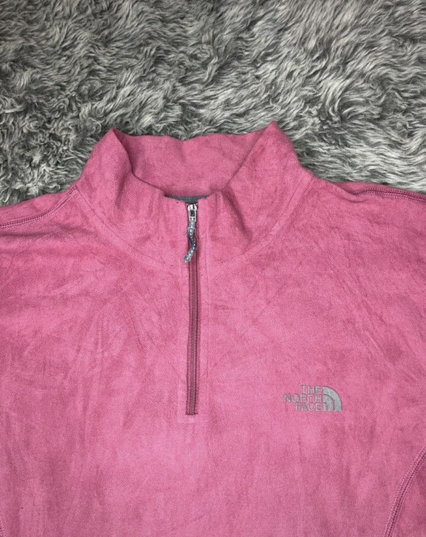 The North Face Sell an original The North Face fleece jacket in pink size L Size L / US 10 / IT 46 - 2 Thumbnail