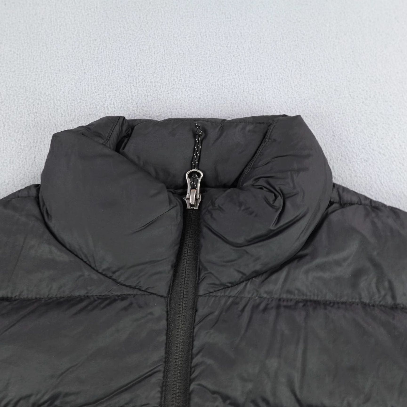 Eddie Bauer VINTAGE Eddie Bauer Women's Puffer Jacket Small Black Insulated Quilted Hooded Mid-Length Coat Outdoor Size S / US 4 / IT 40 - 2 Thumbnail