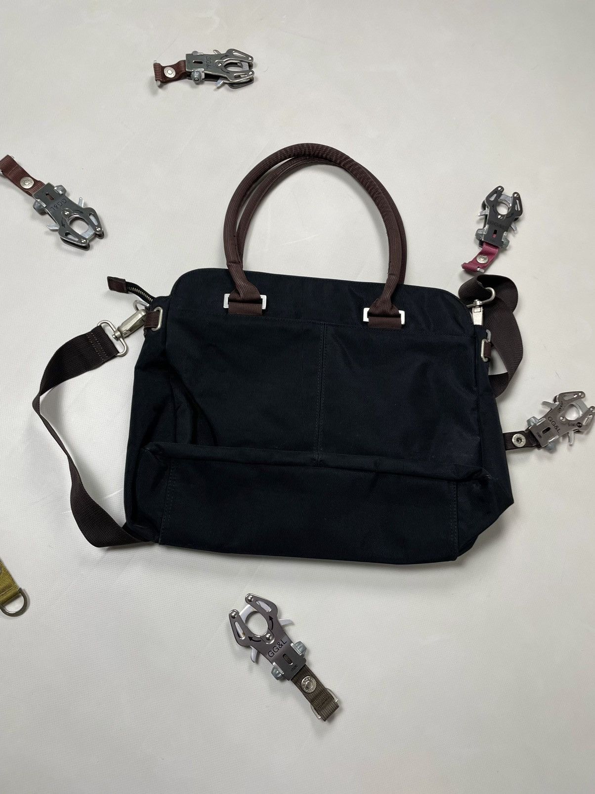 Japanese Brand George Gina & Lucy 👁️ Grace Vintage Black Carabiner Bag GGL Size ONE SIZE - 5 Thumbnail