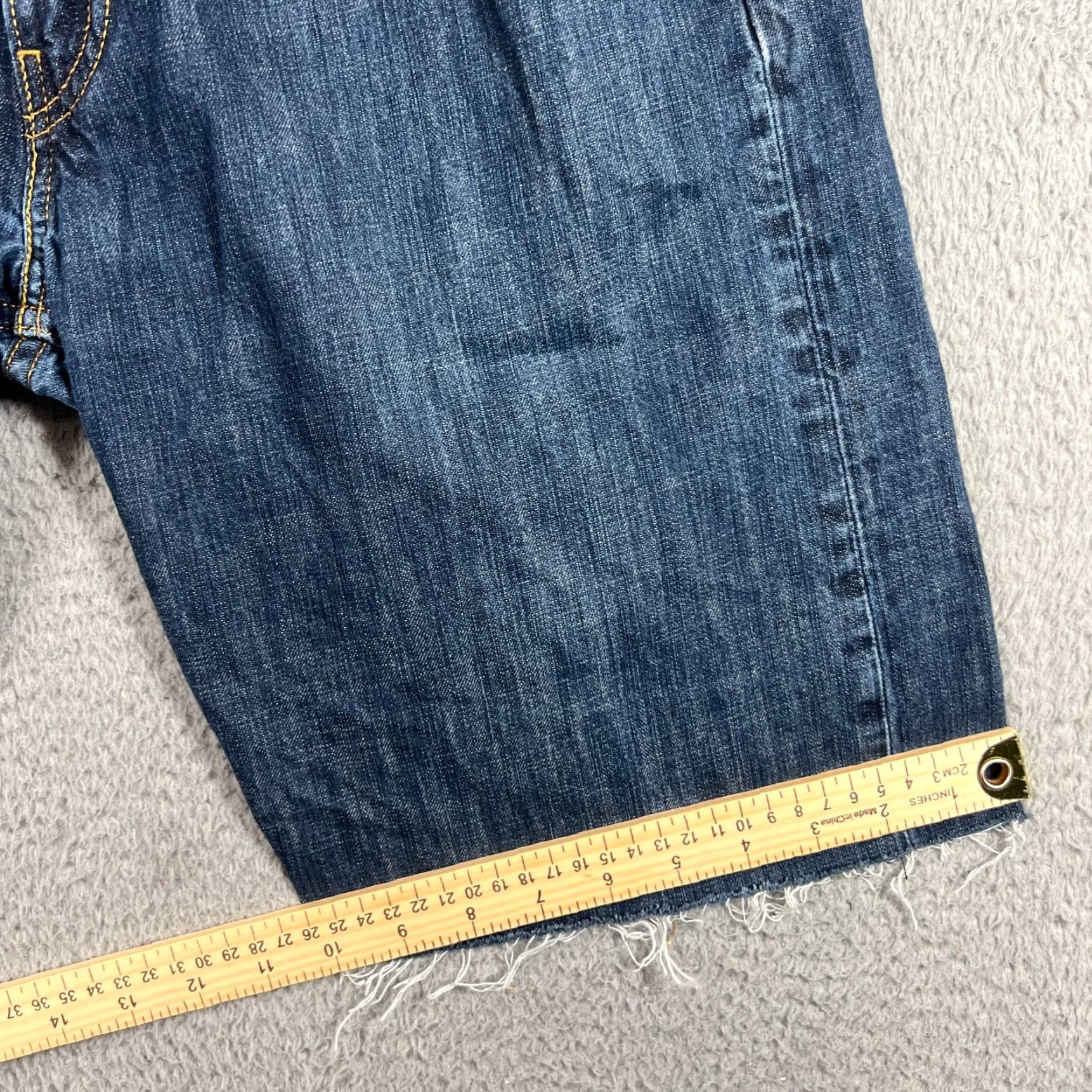 Levi's Levi's Men's Bermuda Shorts 34 Blue Denim 10" Casual Grunge Y2K Baggy Relaxed Fit Size US 34 / EU 50 - 2 Thumbnail