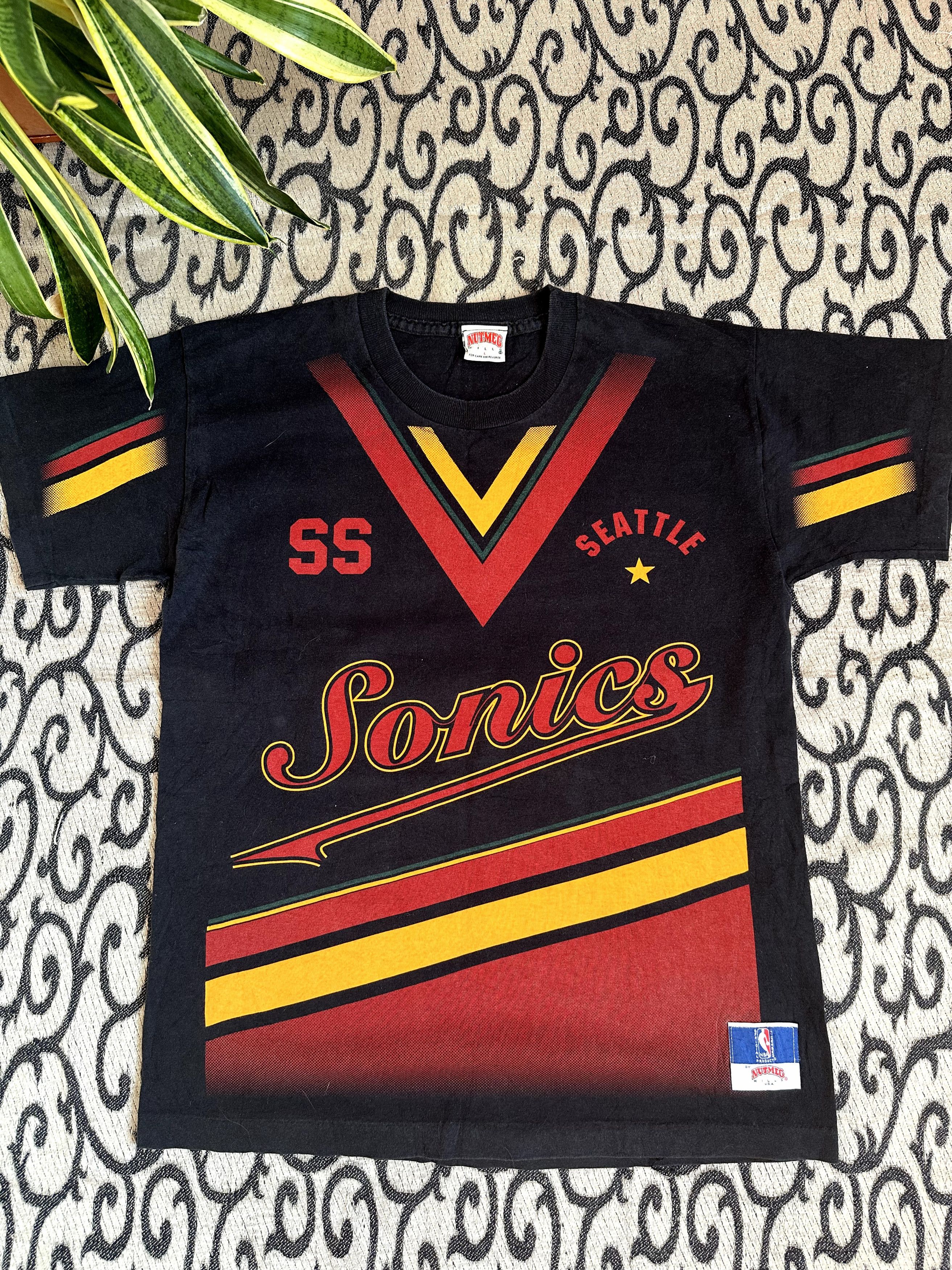 NBA × Nutmeg Vintage 90s Sonic Seattle NBA Nutmeg Made In UK Streetwear Size US L / EU 52-54 / 3 - 5 Thumbnail