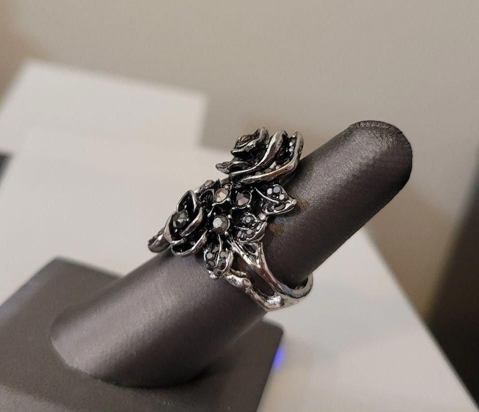 Designer 28mm Vintage Black Rose Ethnic Antique Silver Ring - Size 6 Size ONE SIZE - 8 Thumbnail