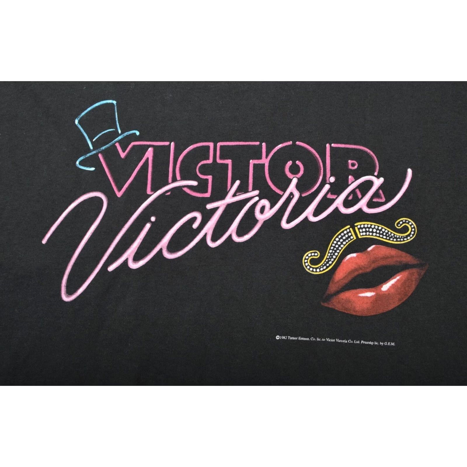 Delta Delta Victor Victoria Movie 1982 Turner Entmnt Vintage 2000s T-Shirt Tee Size L Black Mens Shirt Vintage Movie Theme M L T-Shirt Size US L / EU 52-54 / 3 - 2 Thumbnail
