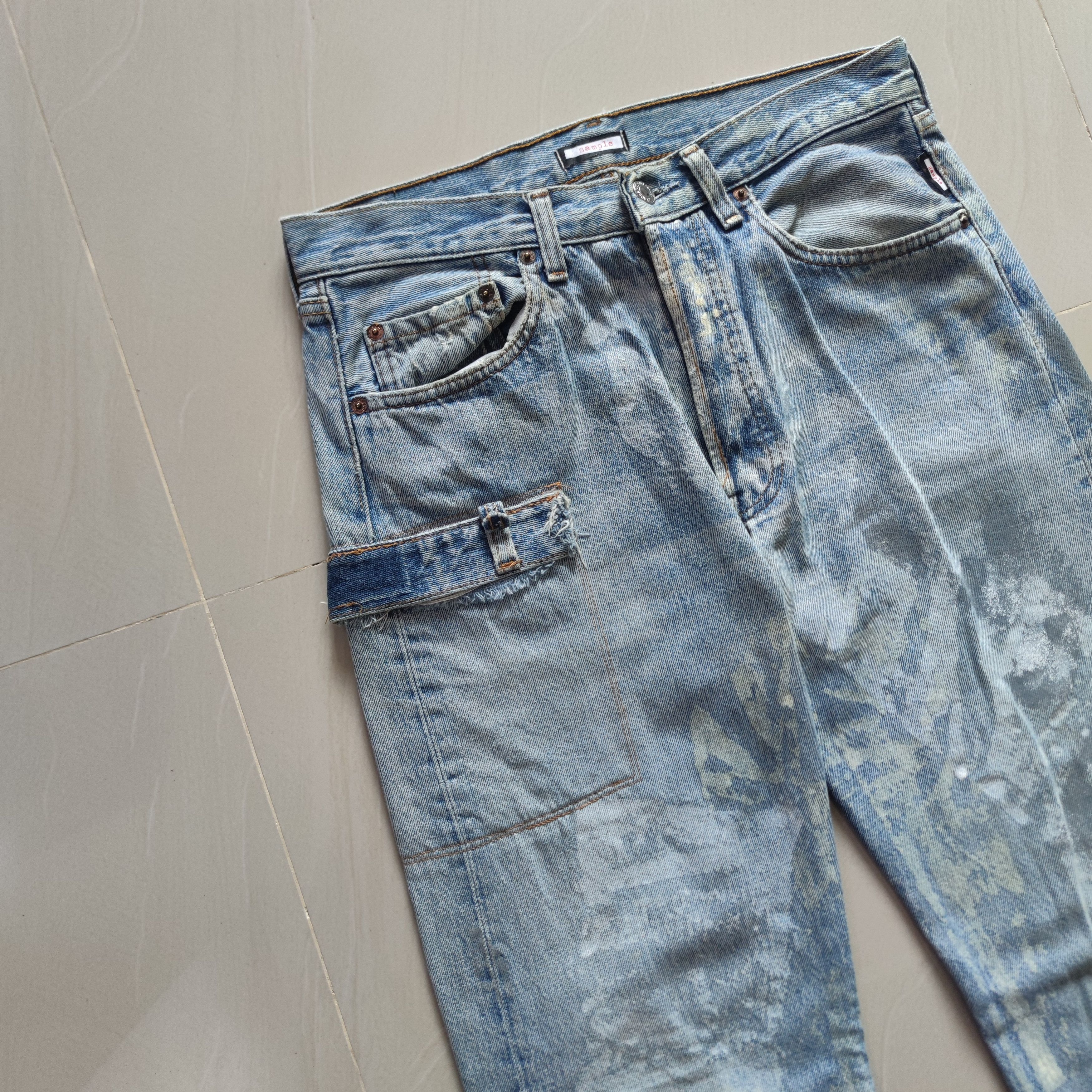 Levi's VINTAGE LEVI'S STRAUSS SAMPLE DISTRESSED JEAN MADE IN USA Size US 31 - 4 Thumbnail