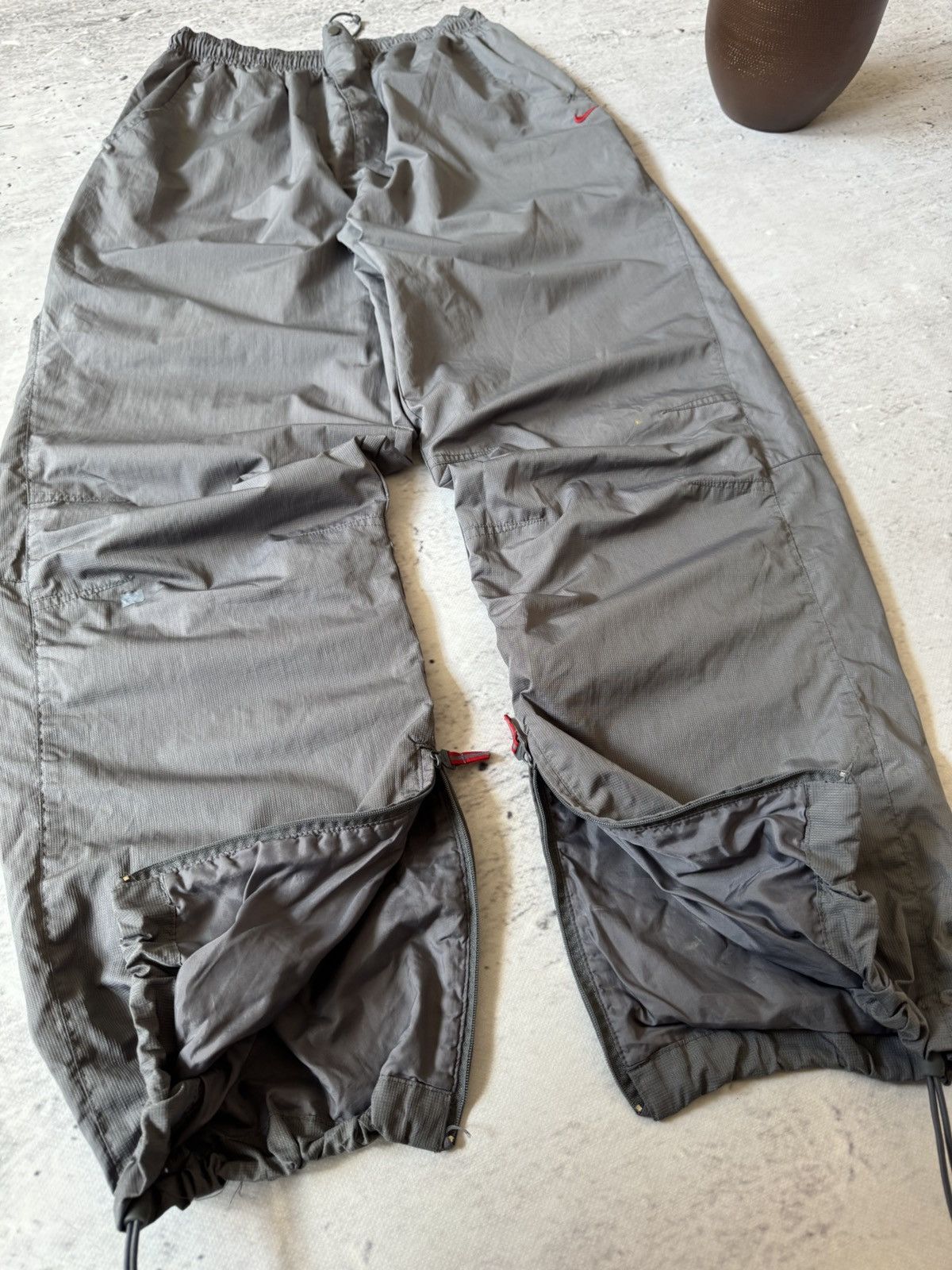 Nike × Vintage NIKE NYLON VINTAGE Y2K OVERSIZE BAGGY FIT PANTS SWEATPANTS Size US 34 / EU 50 - 4 Thumbnail