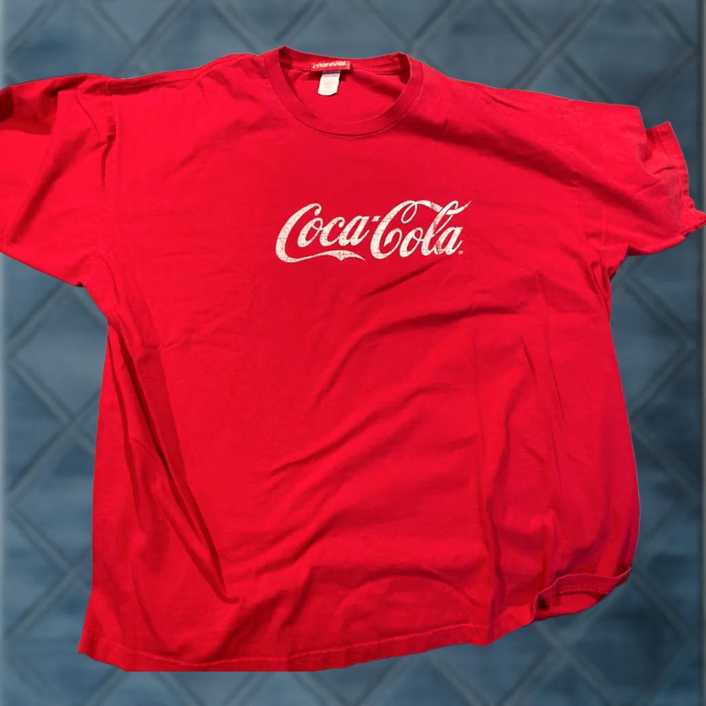 Vintage VINTAGE Coca-Cola T Shirt XL Men Red Shirts Size US XL / EU 56 / 4 - 1 Thumbnail