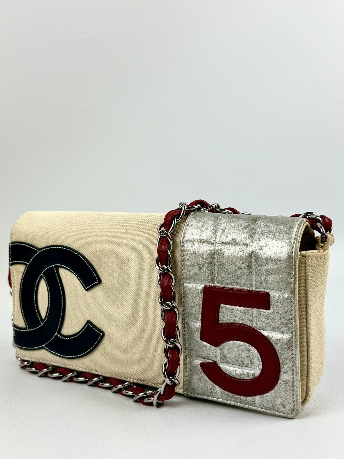 Chanel Chanel - 2002 - CC - No.5 - East - West - Chain Flap Size ONE SIZE - 1 Thumbnail