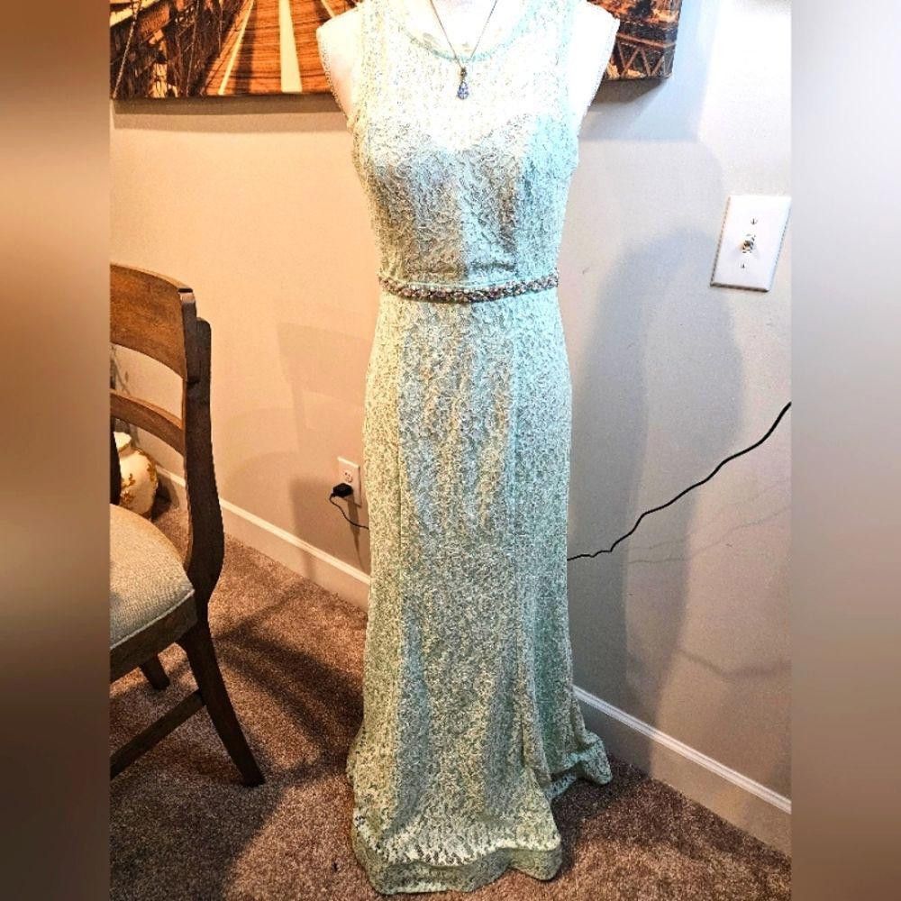 Designer Elegant Mint Green Lace Evening Gown Size M / US 6-8 / IT 42-44 - 3 Thumbnail