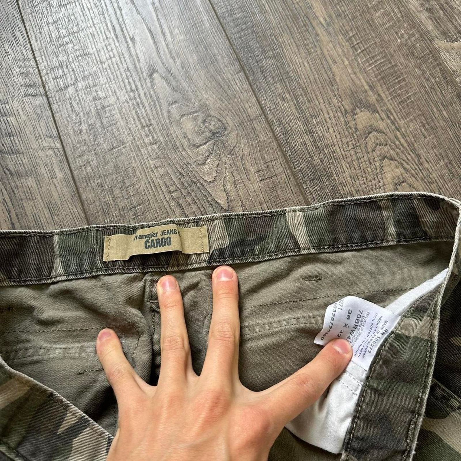 Vintage Vintage 00s Baggy Woodland Camo Wrangler Faded Cargo Pants Size US 36 / EU 52 - 6 Thumbnail