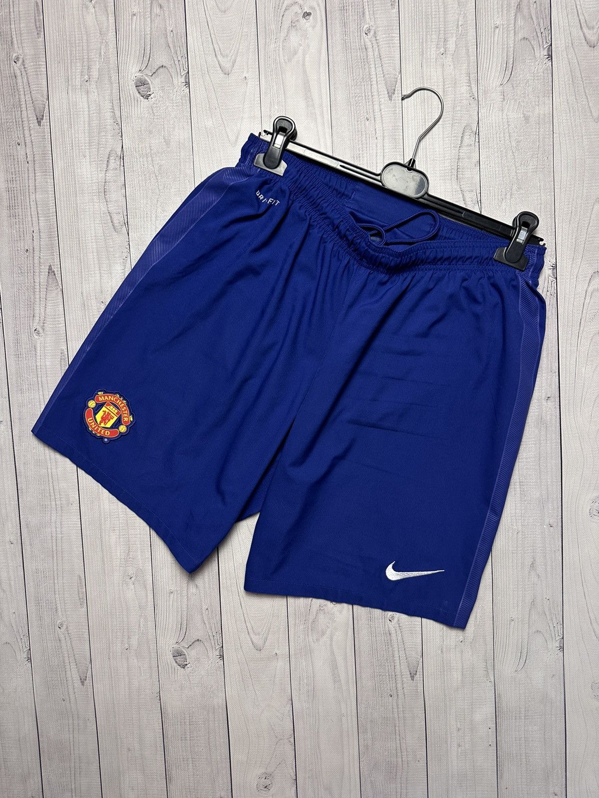 Vintage Nike Manchester United soccer shorts logo blue