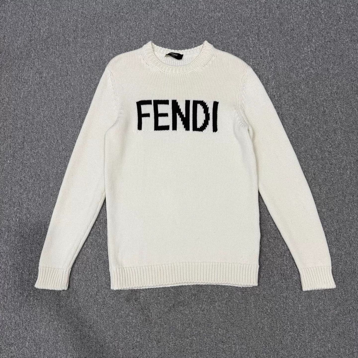 Fendi 95 New Fendi Beige Knit Wool Sweater 40 Size S / US 4 / IT 40 - 1 Thumbnail