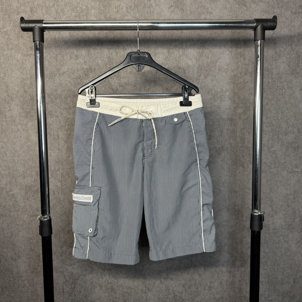 Armani Exchange Armani Exchange Cargo shorts stripe Size US 30 / EU 46 - 1 Thumbnail