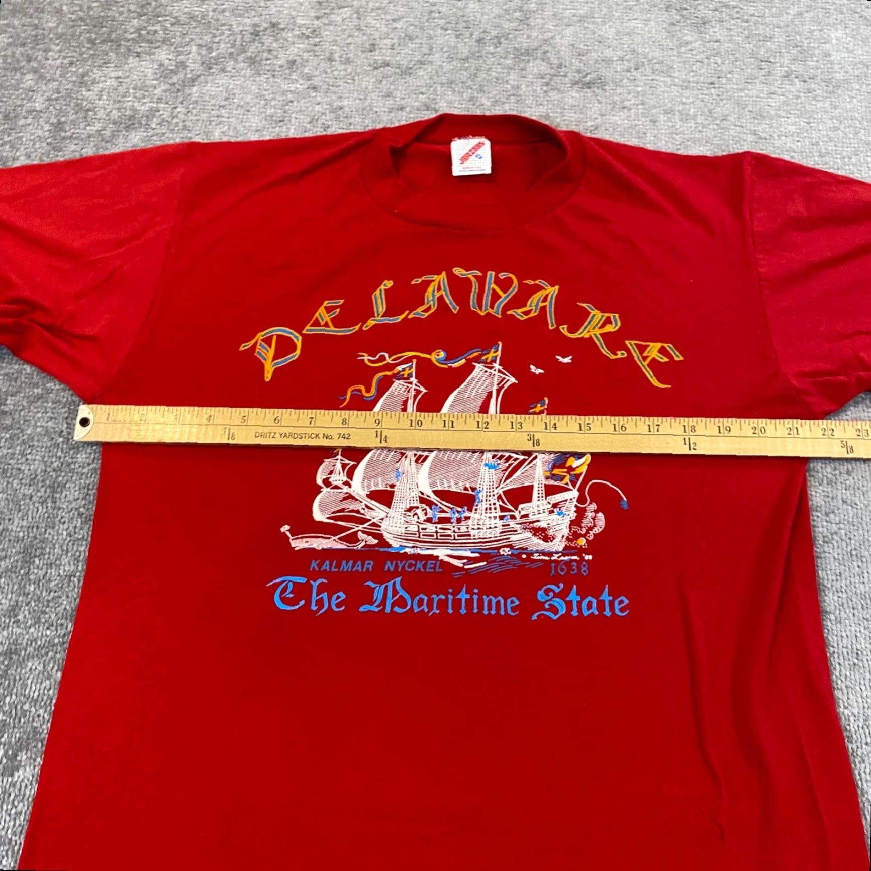 Jerzees VINTAGE Jerzees Delaware Shirt Mens XL Red 90s Jerzees T-shirt Short Sleeve Crew Neck Logo State Flag Classic Maritime Kalmar Nyckel Mens XL Red 90s Size US XL / EU 56 / 4 - 7 Thumbnail