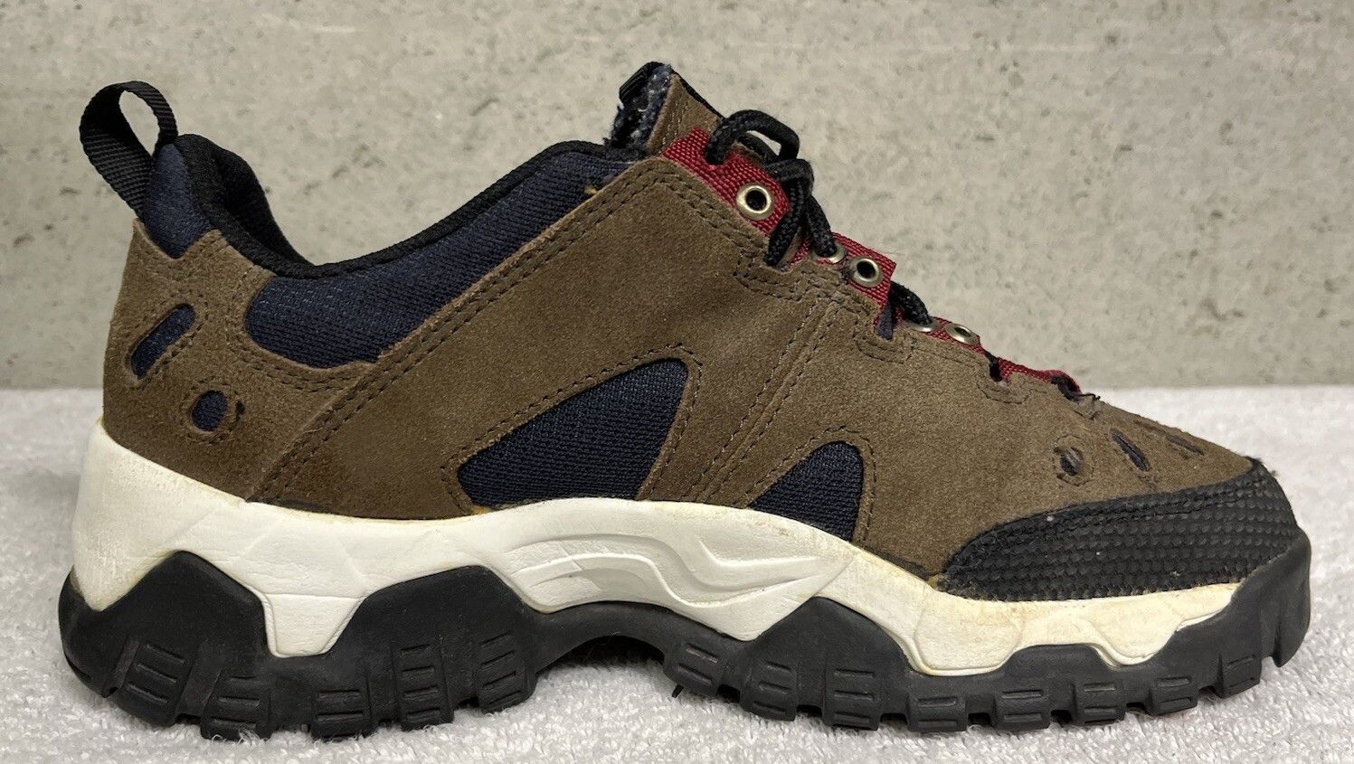 Nike Vintage Nike Air Ndestrukt Hiking Outdoor Shoes Brown Size 8 Size US 8 / EU 41 - 5 Thumbnail