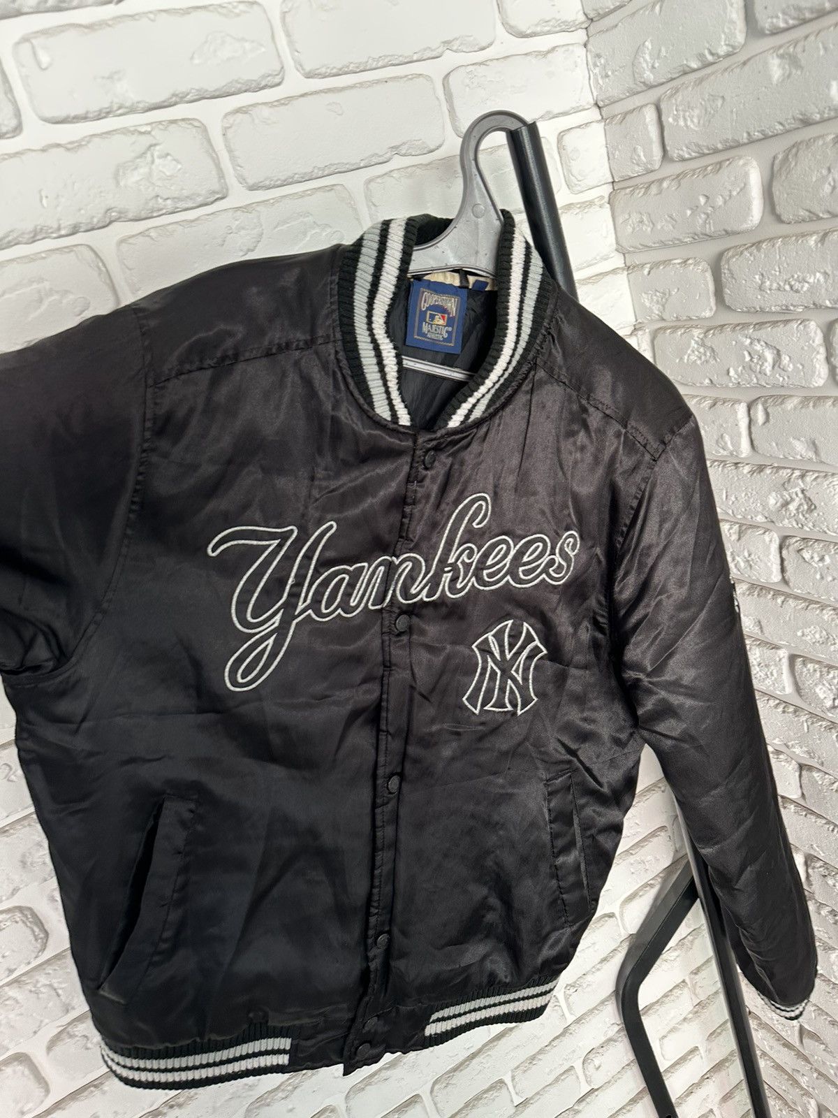 New York Yankees Yankees vintage 90s bomber jacket Size US L / EU 52-54 / 3 - 8 Thumbnail