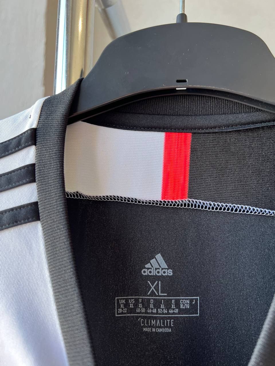 Adidas 2019/20 JUVENTUS FC HOME SOCCER JERSEY FOOTBALL SHIRT XL WMN Size XL / US 12-14 / IT 48-50 - 4 Thumbnail