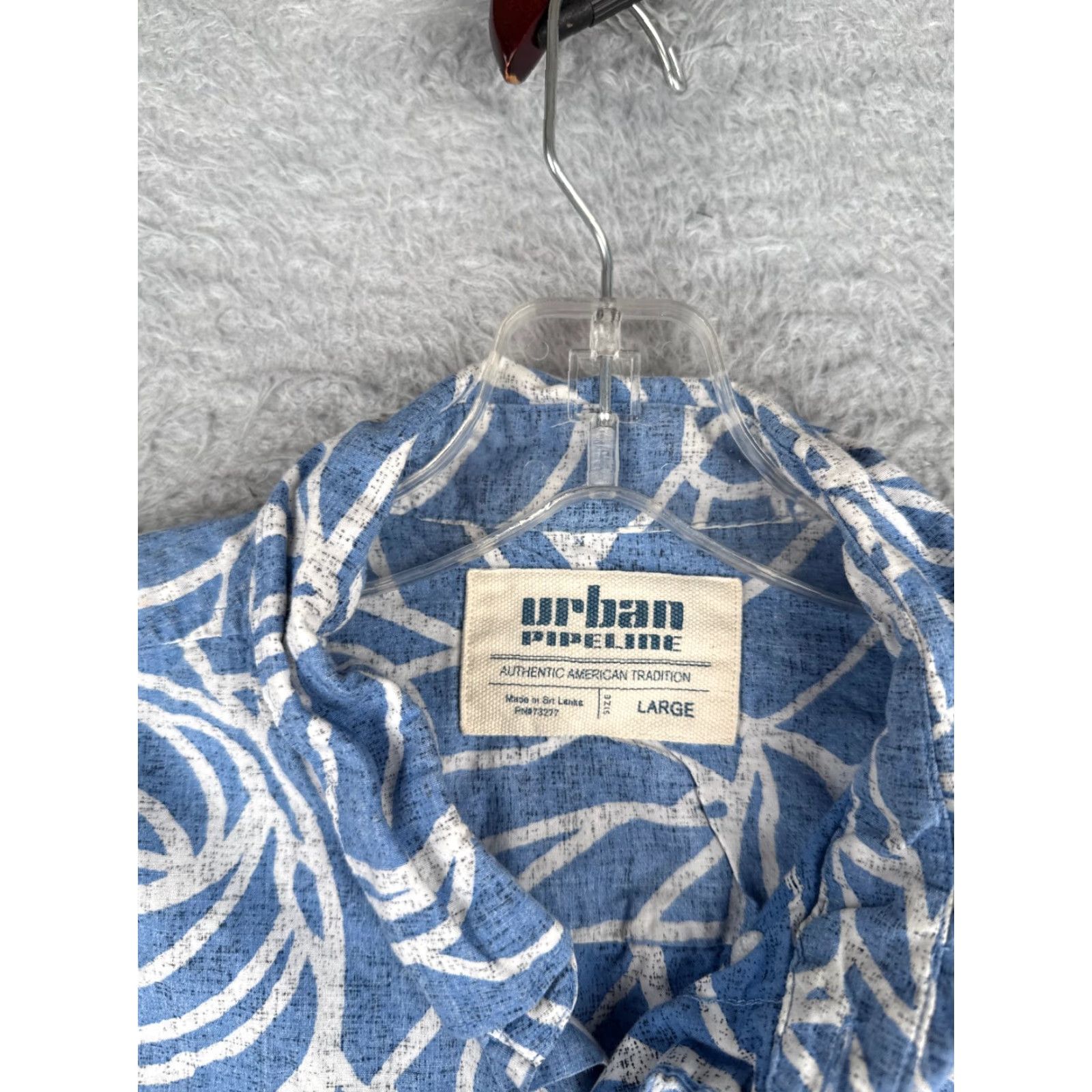 Vintage Urban Pipeline Shirt Adult Large Blue White Floral Leaf Print Cotton Hawaiian Bird Pattern Button-Up Short Sleeve Size US L / EU 52-54 / 3 - 7 Thumbnail