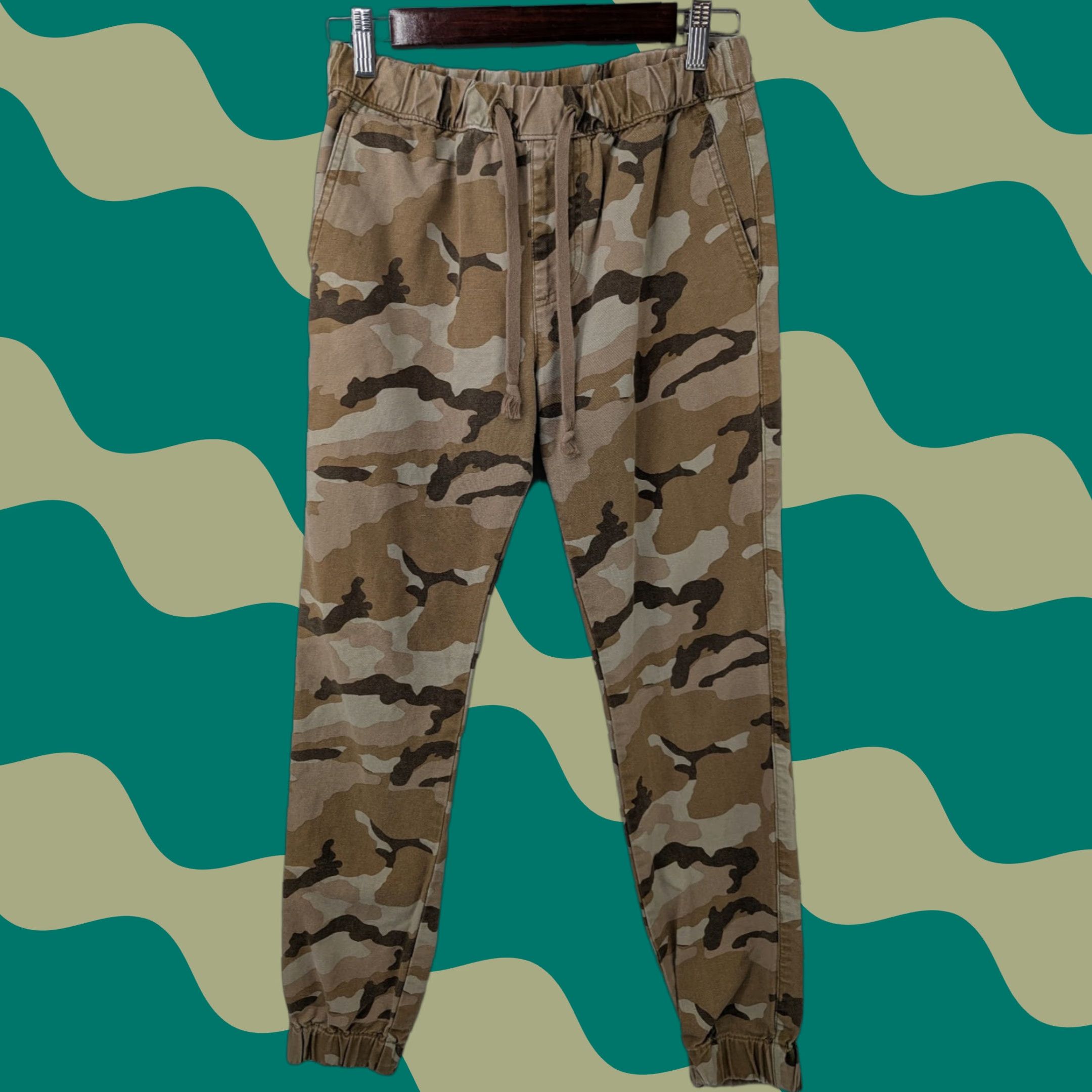 Levi's Levi’s Beige Camo Jogger Pants Men’s 28x32 Drawstring Elastic Waist Tapered Leg Size US 31 - 1 Thumbnail