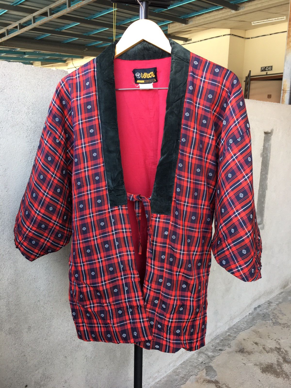 Vintage vintage kimono hanten warm padded size M Size US M / EU 48-50 / 2 - 7 Thumbnail