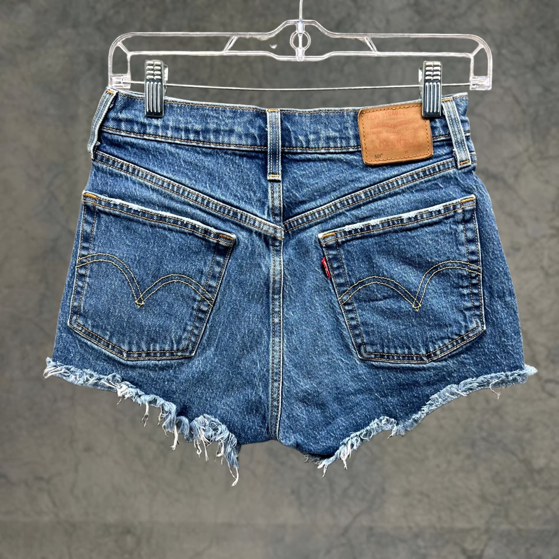 Levi's Levi's 501 Jeans Shorts Womens 26 Blue Denim High Rise Button Fly Light Wash Casual Size 26" / US 2 / IT 38 - 1 Thumbnail