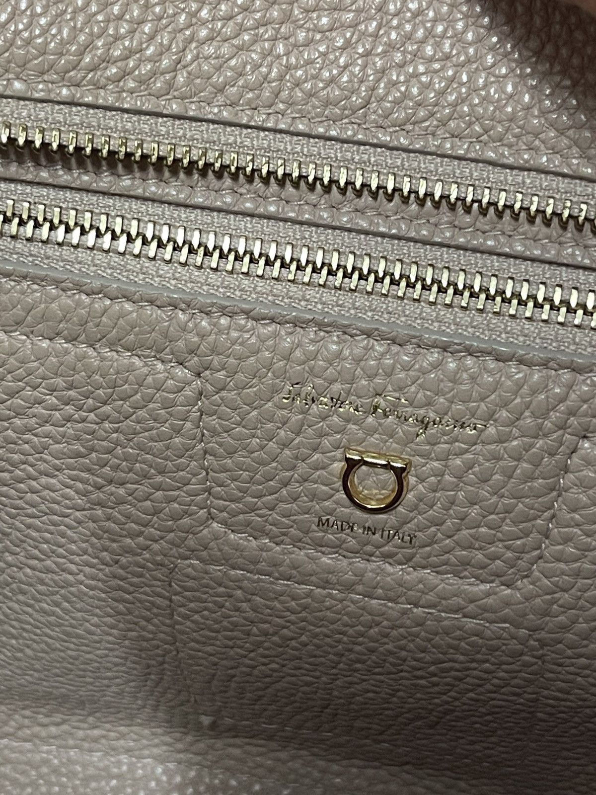Salvatore Ferragamo Amy Small Tote Salvatore Ferragamo Shoulder/Hand bag Size ONE SIZE - 8 Thumbnail