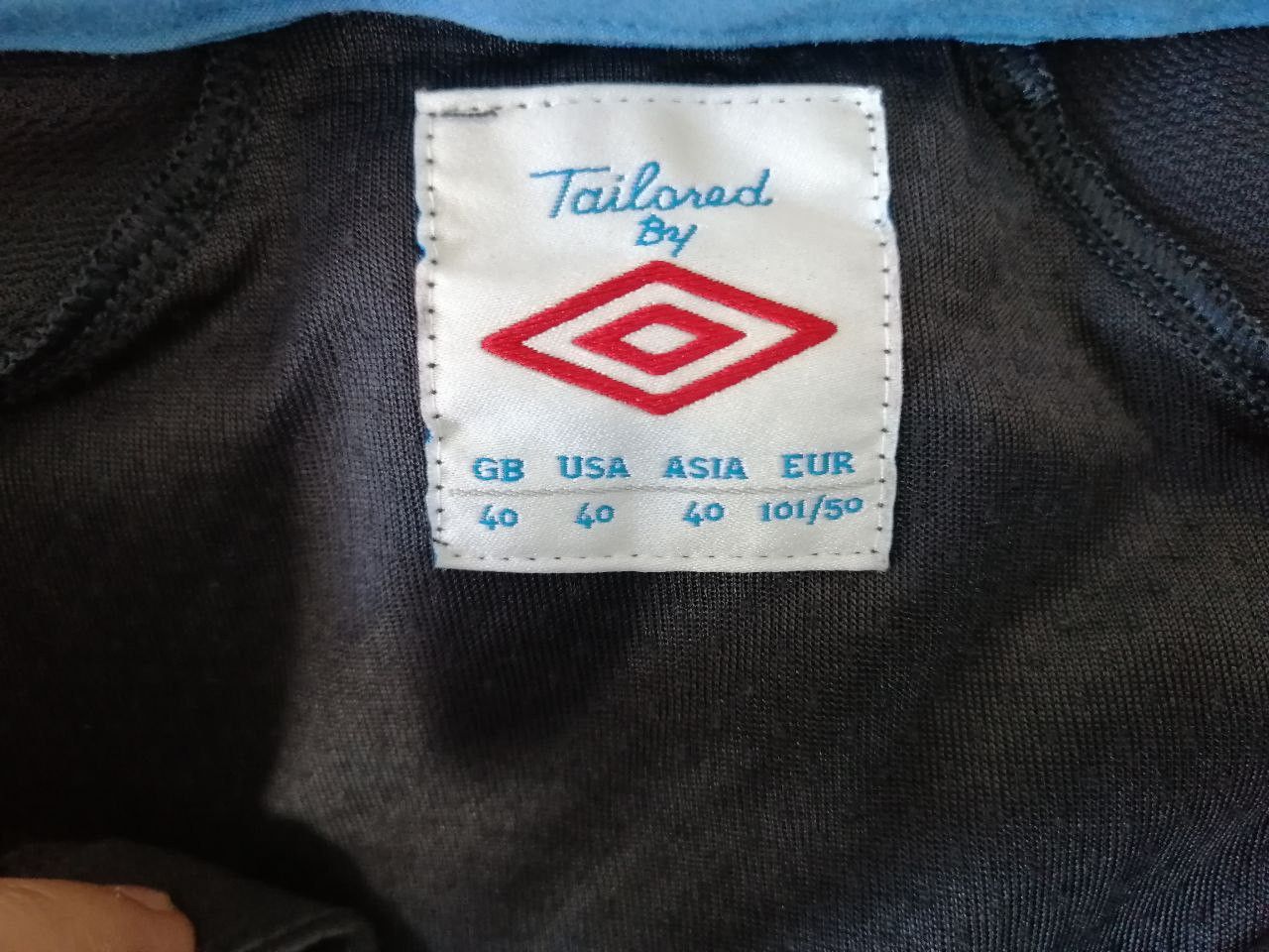Umbro ENGLAND TEAM JERSEY 2011-2012 Size US M / EU 48-50 / 2 - 4 Thumbnail