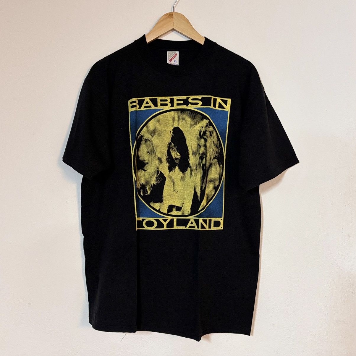 Band Tees BABES IN TOYLAND VINTAGE TEES Size US XL / EU 56 / 4 - 1 Thumbnail
