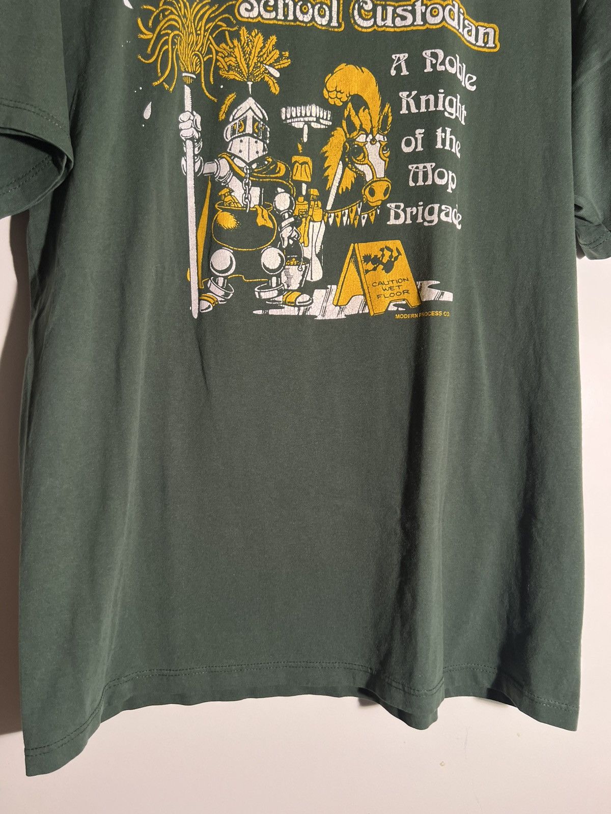 Vintage 90’s 2000’s Y2K VTG Vintage School Custodian Knight T Shirt Size US L / EU 52-54 / 3 - 5 Thumbnail