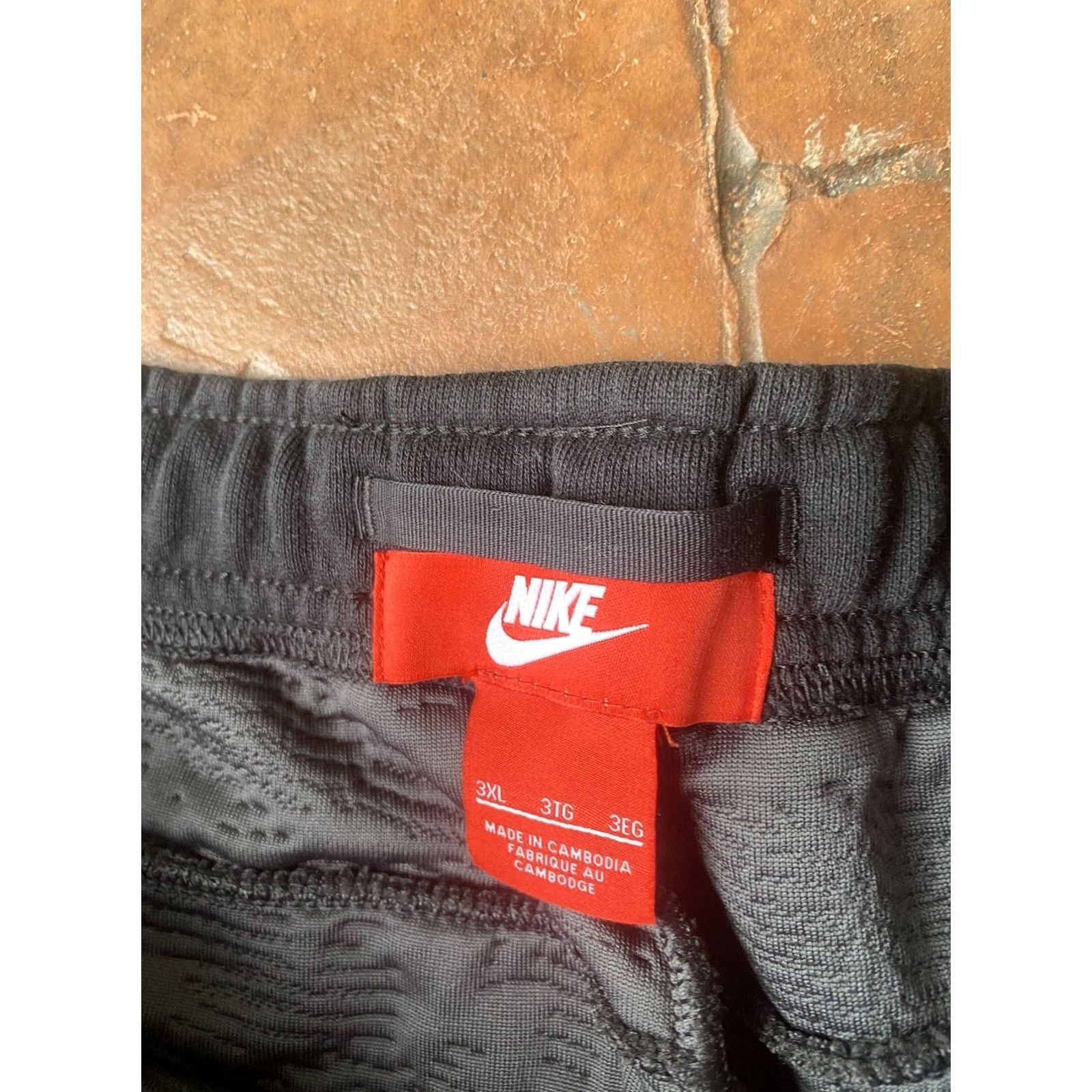 Nike VINTAGE? No. Nike Sportswear Tech Fleece Joggers Pants Mens 2XL Black 863662-060 NWT Size US 39 - 2 Thumbnail