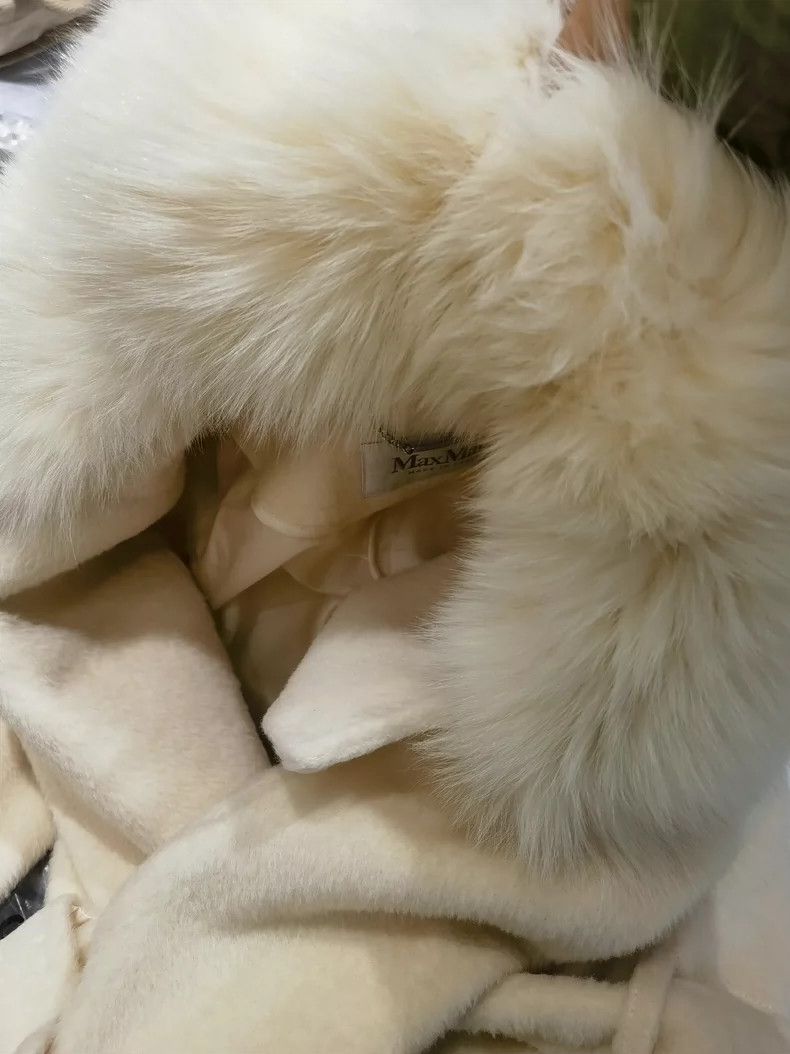 Max Mara Max Mara White coat with off-white alpaca wool collar Size M / US 6-8 / IT 42-44 - 3 Thumbnail