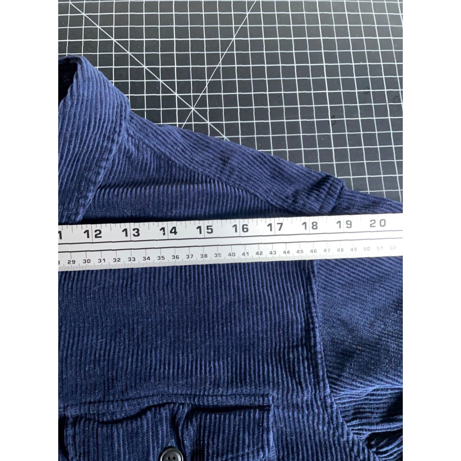 Uniqlo Uniqlo Corduroy Shirt Men's Medium Dark Blue Heavyweight Fabric Relaxed Fit Size US M / EU 48-50 / 2 - 7 Thumbnail