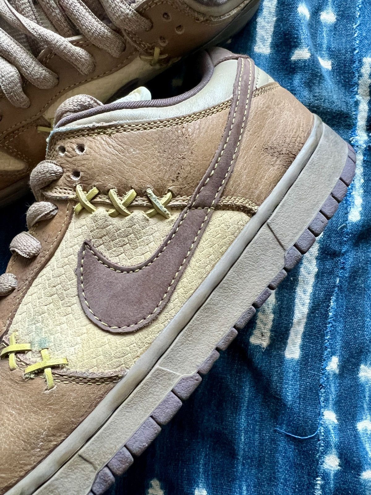 Nike Nike SB Dunk Low Shanghai 2 Size US 9.5 / EU 42-43 - 5 Thumbnail