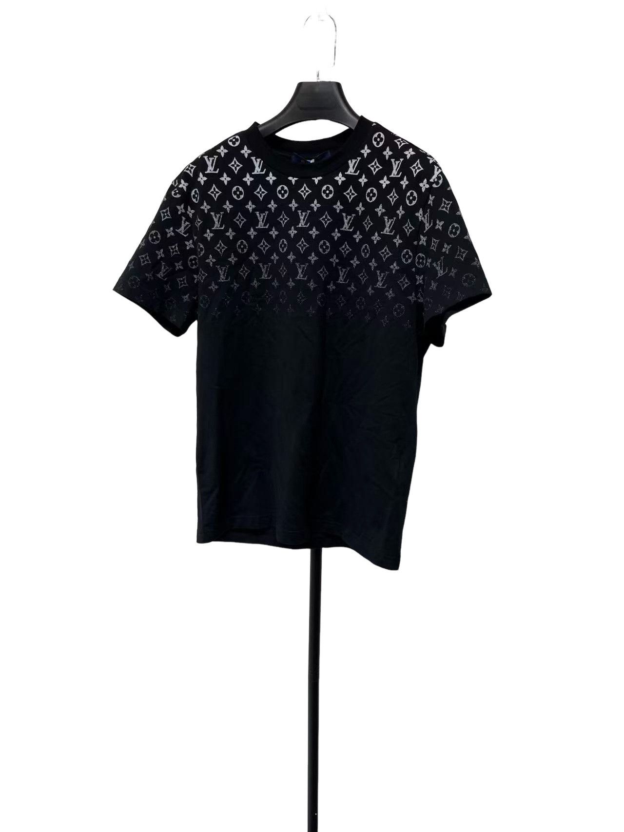 Louis Vuitton Louis Vuitton Gradient Monogram T-Shirt S Size US S / EU 44-46 / 1 - 1 Thumbnail